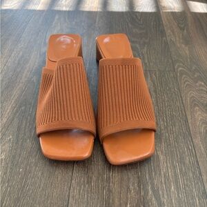 Elegant Tan Women's Slide Sandals